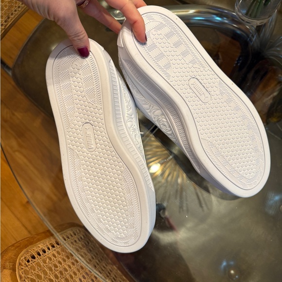 Puma Classic White Sneakers women’s 8 - Picture 5 of 5